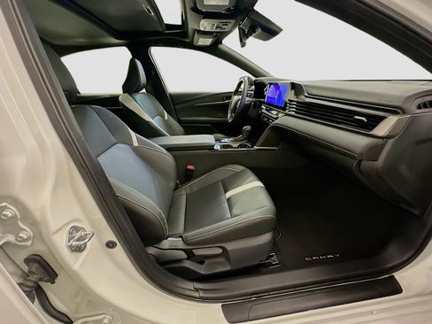 Used 2025 Toyota Camry SE w/ Multimedia Upgrade Package image 32