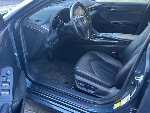 Certified 2022 Toyota Avalon XLE w/ Moonroof Package FWD image 8