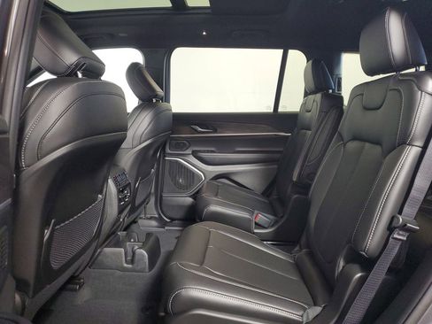 New 2026 Jeep Grand Cherokee L Limited w/ Luxury Tech Group II RWD image 23