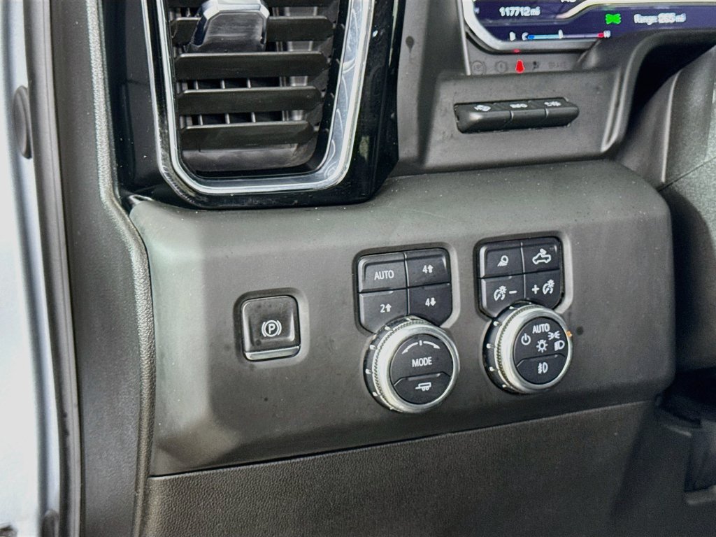 Used 2024 GMC Sierra 3500 Denali w/ Denali Reserve Package AWD/4WD image 12
