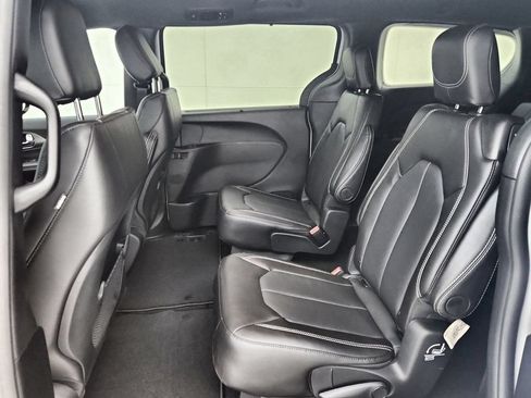 New 2027 Chrysler Pacifica LX FWD image 28