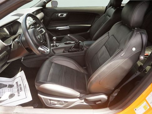 Used 2018 Ford Mustang GT Premium w/ GT Performance Package RWD image 9
