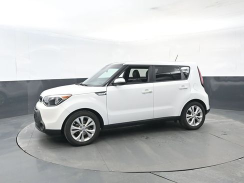 Used 2014 Kia Soul + w/ Primo Package image 2
