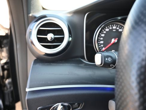Used 2017 Mercedes-Benz E 300 image 36