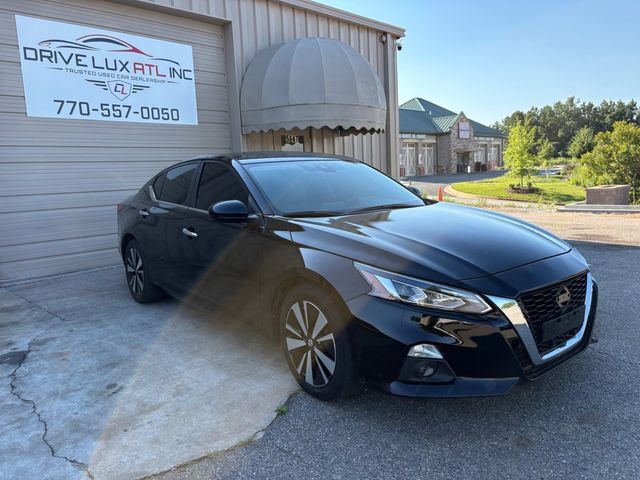Used 2021 Nissan Altima 2.5 SV FWD image 2