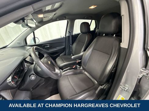 Certified 2022 Chevrolet Trax LT w/ LT Convenience Package image 26