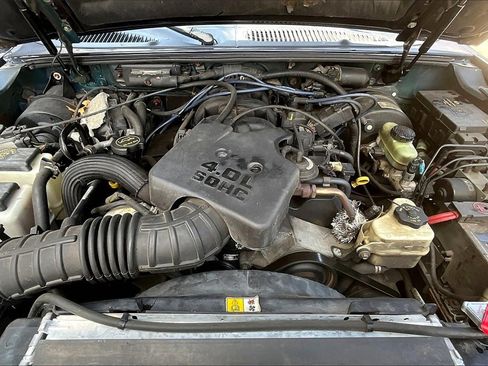 Used 2001 Ford Explorer Sport Trac 4x4 image 26
