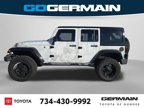 Used 2018 Jeep Wrangler Unlimited Sahara image 11