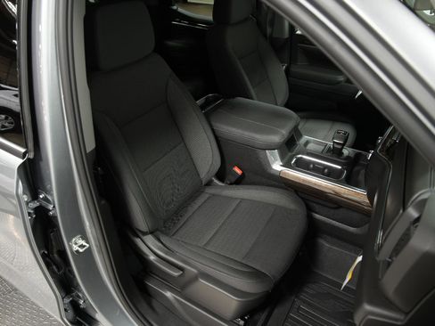 New 2026 GMC Sierra 1500 Elevation image 15