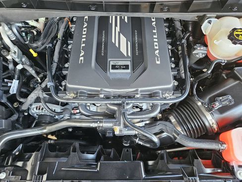 Certified 2025 Cadillac Escalade ESV V AWD/4WD image 35