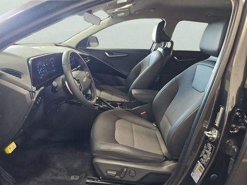 Used 2025 Kia Niro Wind w/ Wind Preserve Package FWD image 9