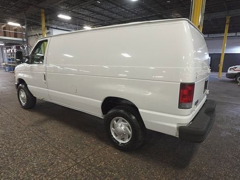 Used 2011 Ford E-350 and Econoline 350 Super Duty w/ Insulation Pkg image 3