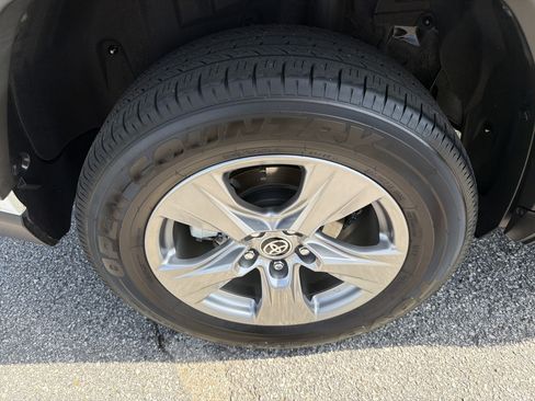 Certified 2024 Toyota RAV4 XLE AWD/4WD image 27