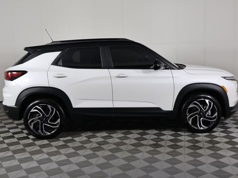 Used 2025 Chevrolet TrailBlazer RS w/ Convenience Package image 5