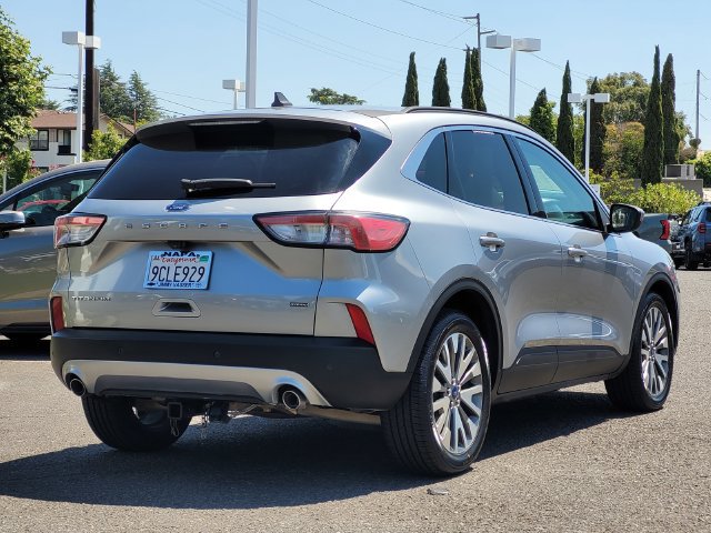Used 2022 Ford Escape Titanium FWD image 6