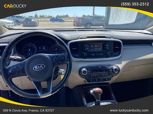 Used 2016 Kia Sorento EX image 10