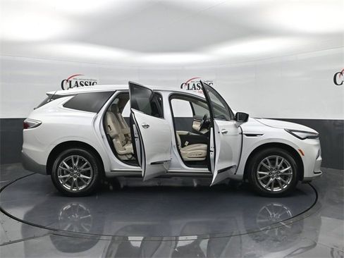 Used 2023 Buick Enclave Premium w/ Experience Buick Package image 31
