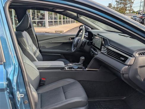 Used 2025 Toyota Camry XSE image 12