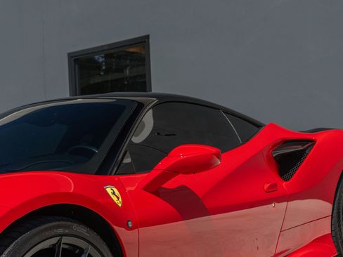 Used 2020 Ferrari F8 Tributo image 29