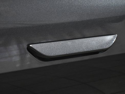 Used 2024 Lucid Air Grand Touring image 22