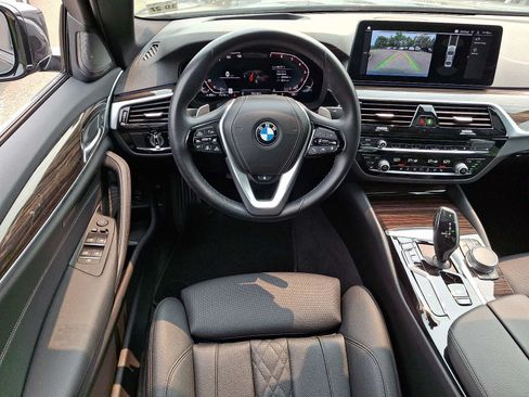 Used 2023 BMW 530i xDrive w/ Premium Package AWD/4WD image 12