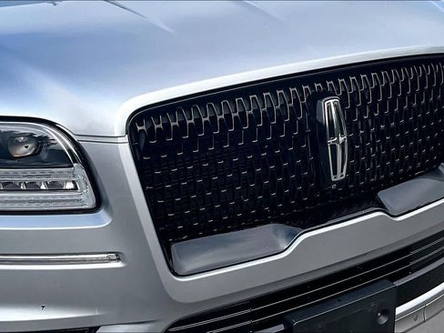Used 2021 Lincoln Navigator L Reserve w/ Luxury Package AWD/4WD image 32