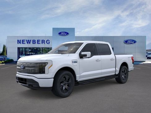 New 2025 Ford F150 Lightning Lariat w/ Max Trailer Tow Package image 3