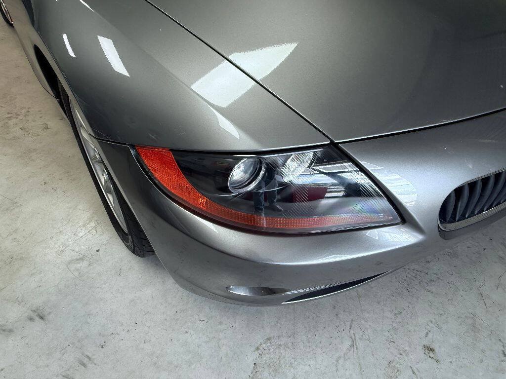 Used 2003 BMW Z4 2.5i RWD image 14