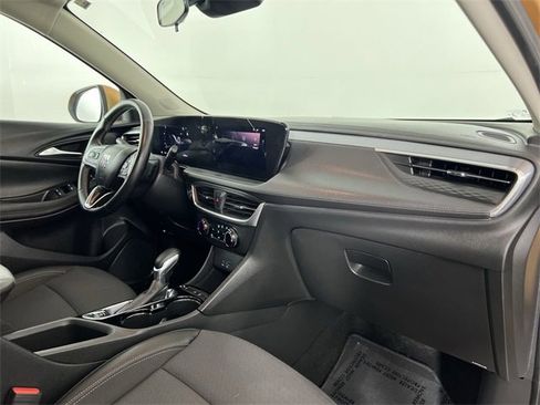 Certified 2024 Buick Encore GX Preferred w/ Comfort Package image 28