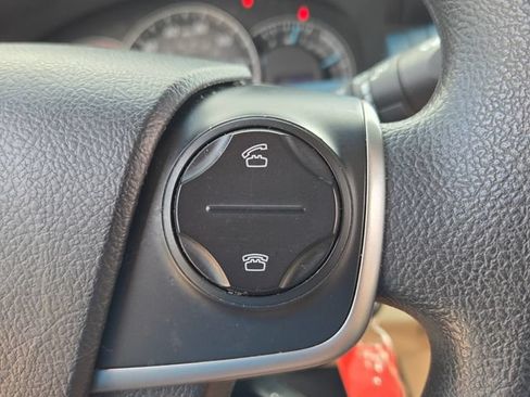 Used 2012 Toyota Camry LE FWD image 25