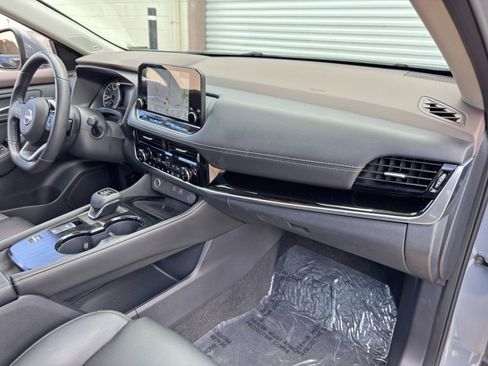 Used 2023 Nissan Rogue SL w/ SL Premium Package FWD image 14