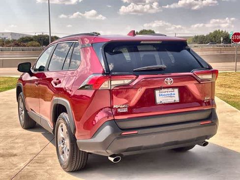 Used 2025 Toyota RAV4 XLE w/ Convenience Package AWD/4WD image 5