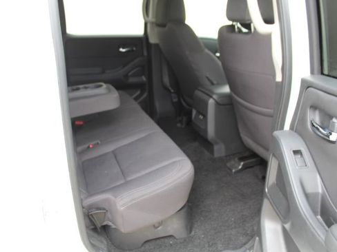 Used 2024 Nissan Frontier SV image 35