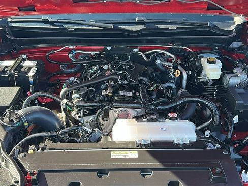 Used 2025 Toyota Tacoma SR5 AWD/4WD image 3