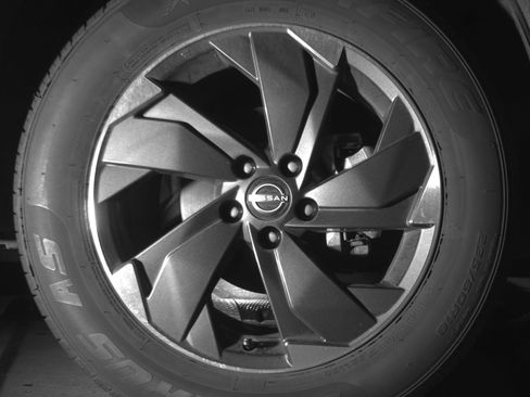 Used 2025 Nissan Rogue SV AWD/4WD image 13