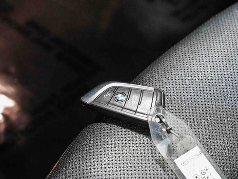 Used 2021 BMW 530i w/ Convenience Package RWD image 26