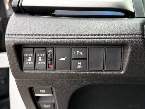 Certified 2026 Honda Odyssey Touring image 30