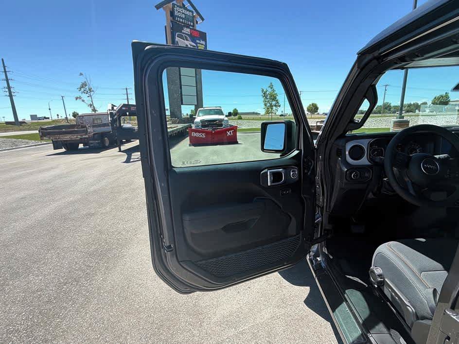 New 2026 Jeep Gladiator Sport AWD/4WD image 10