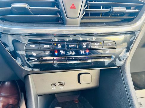 Used 2024 Buick Encore GX Avenir w/ Avenir Convenience Package image 25