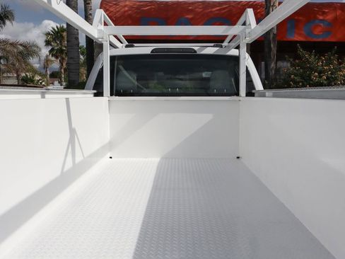 Used 2022 Ford F350 XL w/ Power Equipment Group RWD image 8