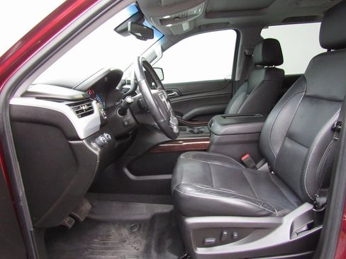 Used 2019 GMC Yukon XL SLT w/ Open Road Package image 11