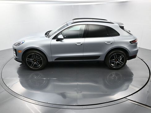 Certified 2021 Porsche Macan image 33
