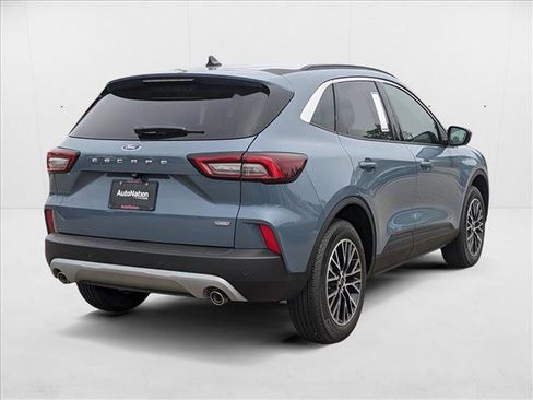 New 2024 Ford Escape SE image 2