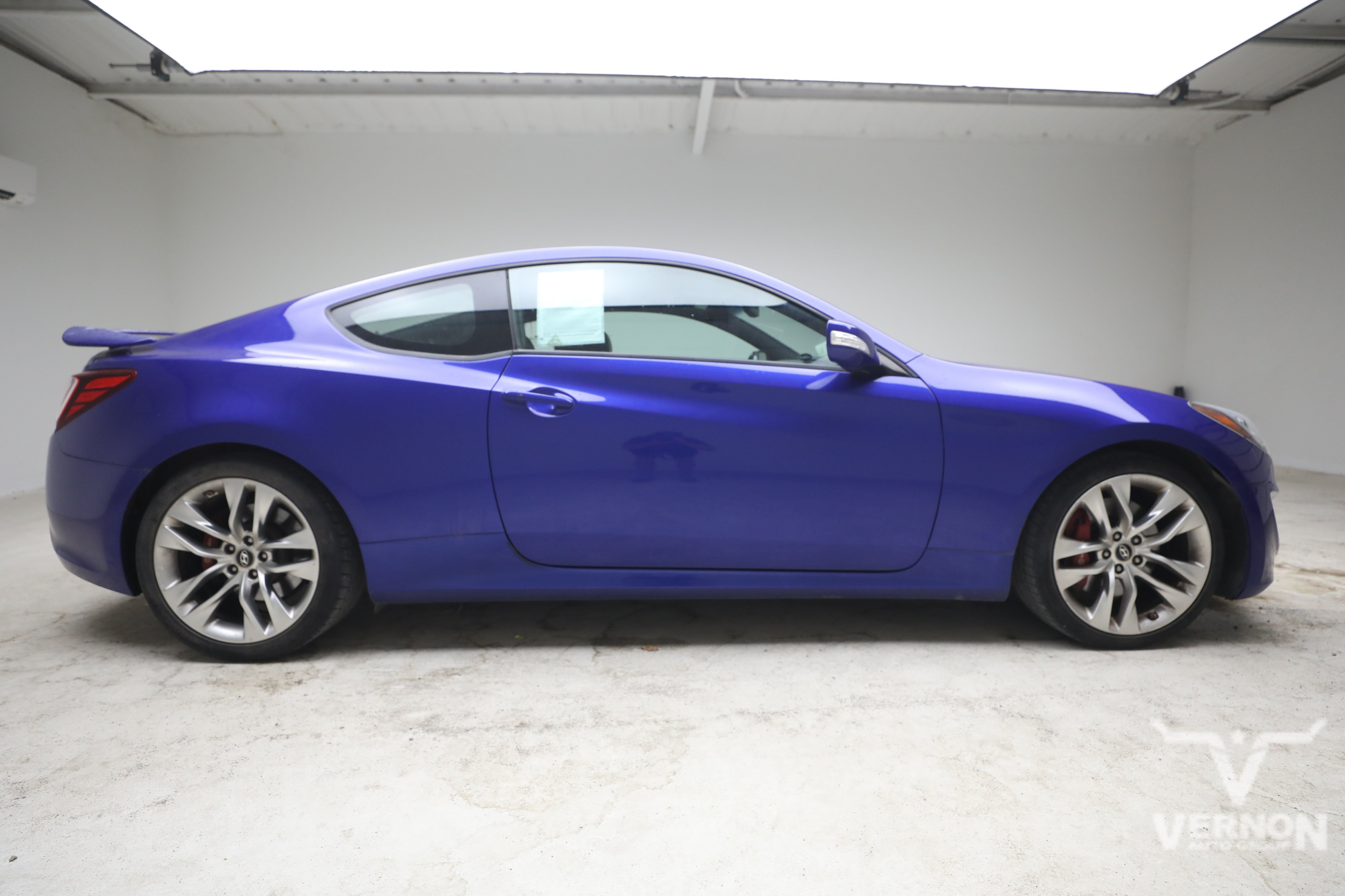 Used 2013 Hyundai Genesis 3.8 RWD image 5