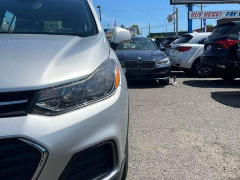 Used 2018 Chevrolet Trax LS FWD image 4