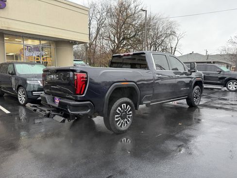 Used 2024 GMC Sierra 3500 Denali Ultimate image 6