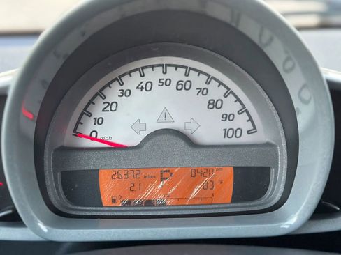 Used 2009 smart fortwo pure image 21