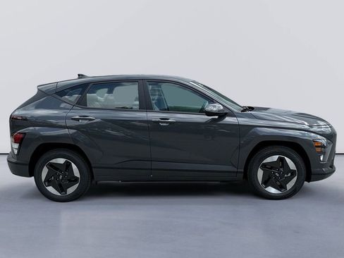 New 2025 Hyundai Kona SE FWD image 2