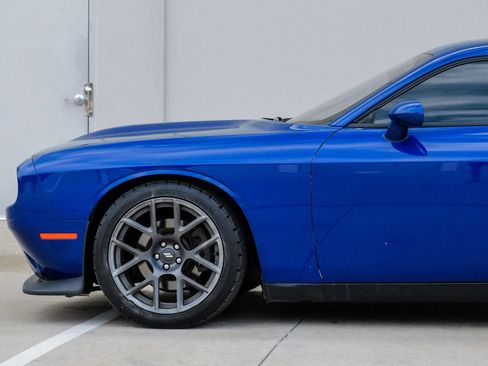 Used 2020 Dodge Challenger R/T RWD image 11