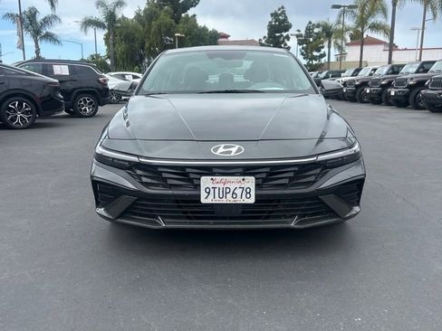 Used 2025 Hyundai Elantra SEL image 6